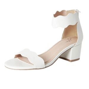 NWOT.. White Scallop Ankle Strap Block Heel Sandals.. NEVER WORN..